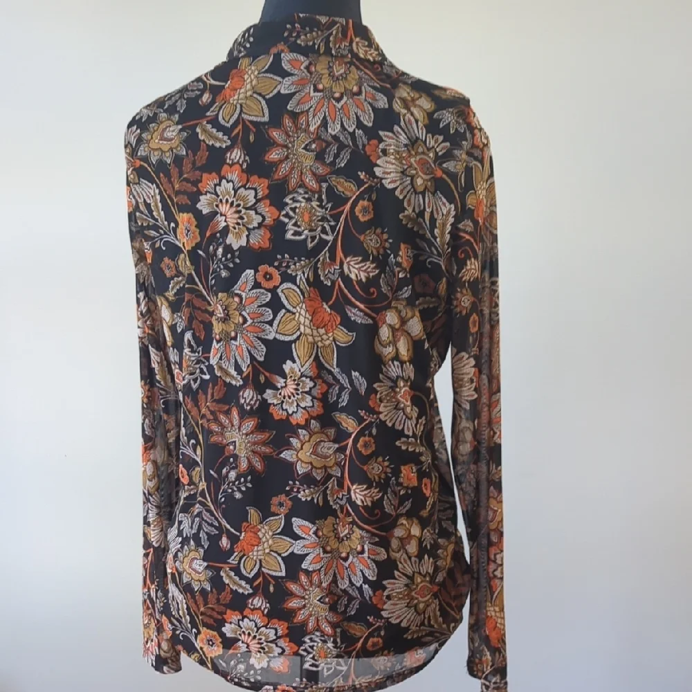 Floral Long Sleeve Women's Top - Picture 7 of 9